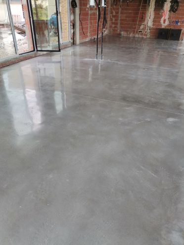 Suelo de hormigón gris